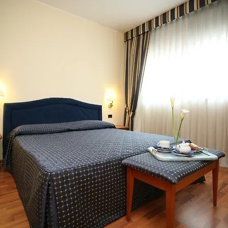 Executive Meeting & Events מלון 4*