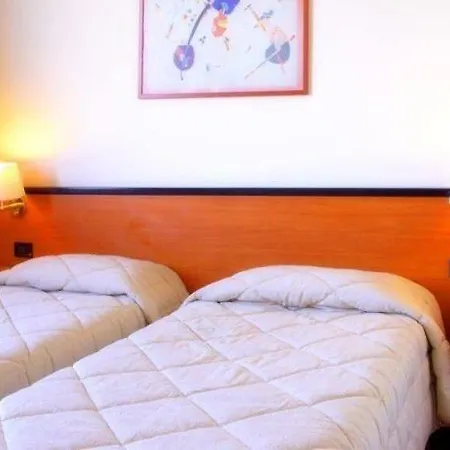 מלון Executive Meeting & Events 4*