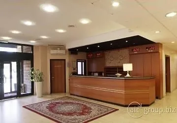 ホテル Executive Meeting & Events 4*